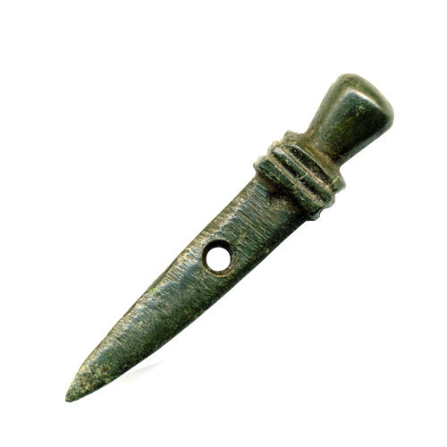 Древний славянский бронзовый амулет оберег маленький Кинжал (3,5 см). Языческая Русь XI-XII век.