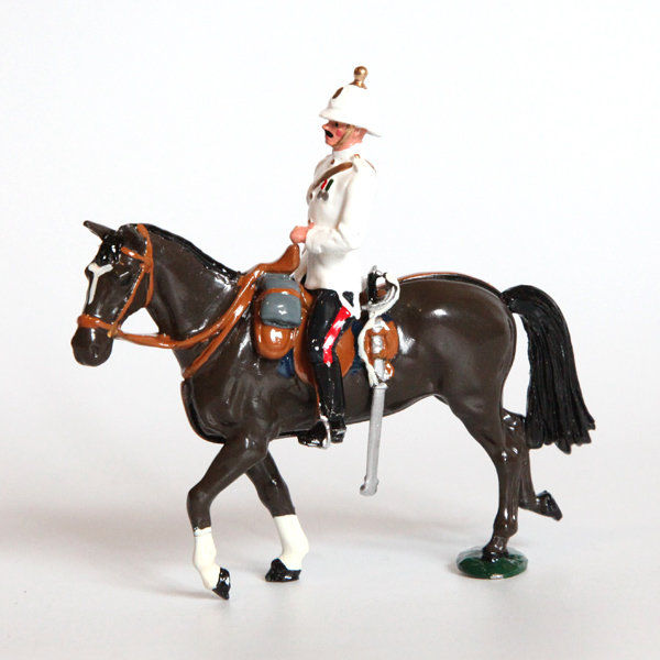 Коллекционный оловянный солдатик. Британский конный офицер в белом мундире времен Первой Мировой Войны.