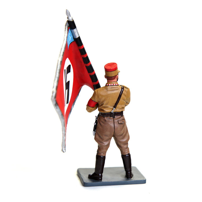 Коллекционный оловянный солдатик знаменосец штурмовых отрядов SA в коричневой униформе.