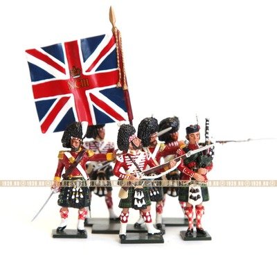 Набор оловянных солдатиков Шотландские пехотинцы в битве при Балаклаве 1854 году. 