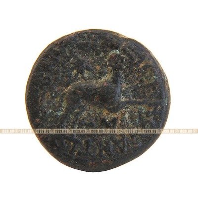 Древняя монета из бронзы с Вифлеемской Звездой и Овном