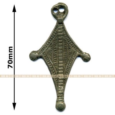 Старинный литой бронзовый славянский оберег амулет с символом языческой богини плодородия Макошь. Сибирь, зауралье.