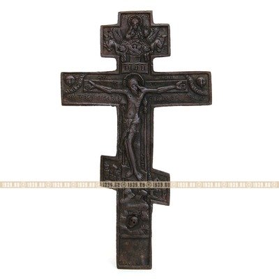 Небольшой старинный крест Распятие Христово с текстом молитвы на обороте. Россия первая половина XIX века.