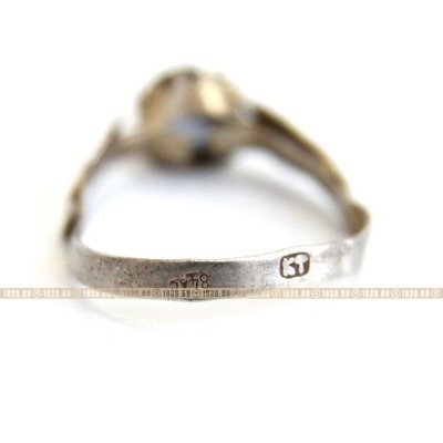 Старинный русский перстень из серебра 84 пробы с псевдодрагоценным камнем стеклярусом, Россия 19 век.