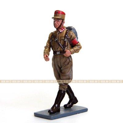 Коллекционный оловянный солдатик Марширующий боец штурмовых отрядов SA в коричневой униформе