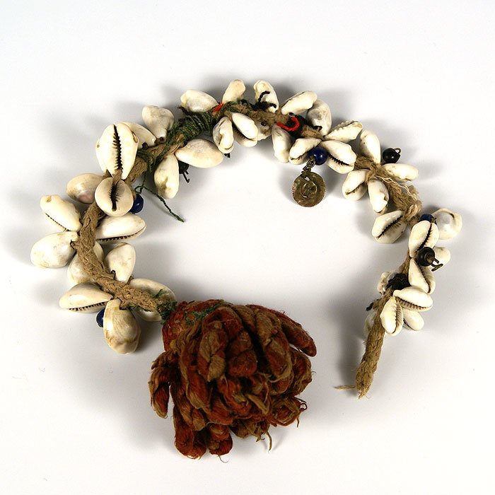 Раковины Каури (Cowry). Приданое невесты 19 век. Украшение национального костюма мордовского и чувашского народов.