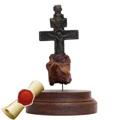 Старинный бронзовый крест-реликвия Распятие Христово вросшее в дерево. Россия 1750-1770 год