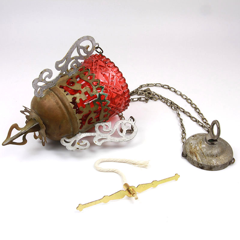 Старинная лампада для иконы на цепочном подвесе с красным стаканчиком. Россия 1880-1900 год