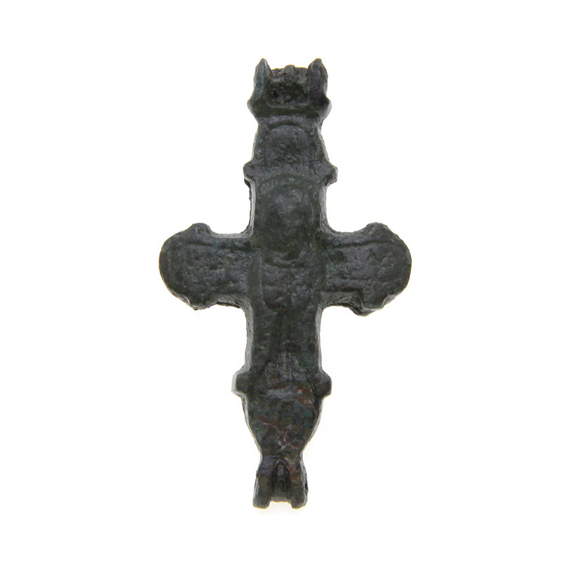 Древнерусский окаменевший нераскрытый крест энколпион с образом Богородицы. Древняя Русь XII-XIII век