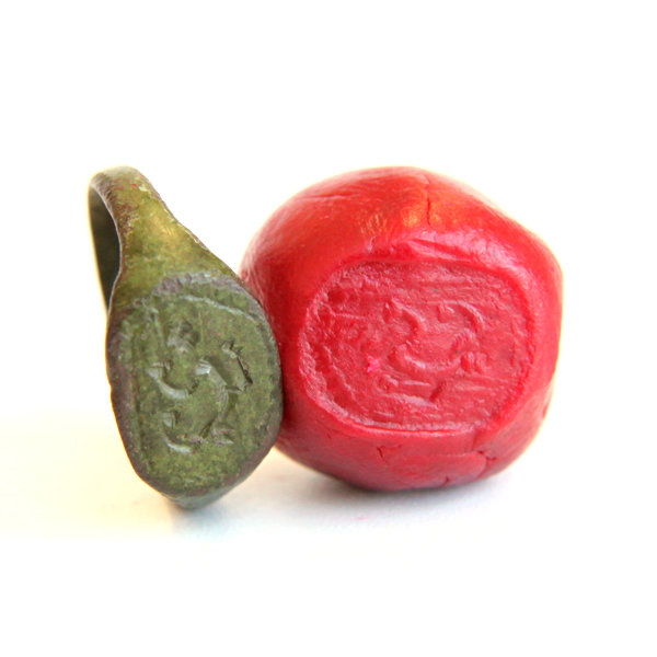 Старинный славянский перстень или перстень оберег с Лютым Зверем. Средневековая Русь.