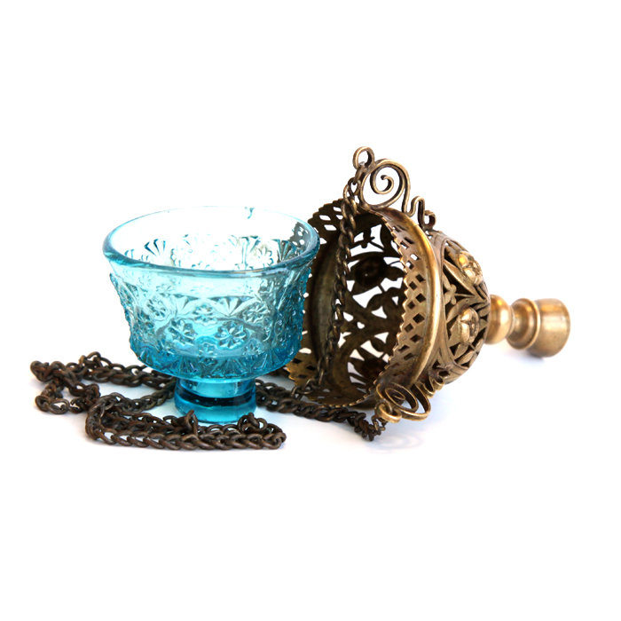 Латунная подвесная старинная лампада со стаканчиком из голубого стекла. Высота 10 см. Царская Россия