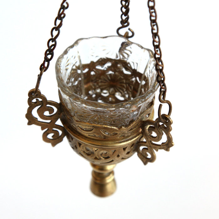 Латунная подвесная старинная лампада со стаканчиком из прозрачного стекла. Высота 10,5 см. Царская Россия