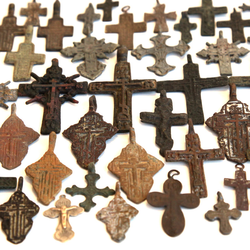 Коллекция старинных нательных крестов XV-XIX веков. Всего 60 шт.