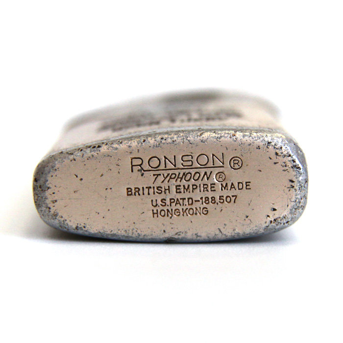 Старая бензиновая зажигалка Ronson модель Typhon времен войны во Вьетнаме с девизом и эмблемой 101-й воздушно-десантной дивизии «Кричащие орлы» 101st Airborne Division 