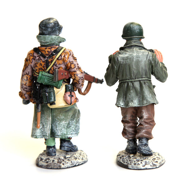 Набор оловянных солдатиков солдат Waffen-SS конвоирует пленного американца 1944 год