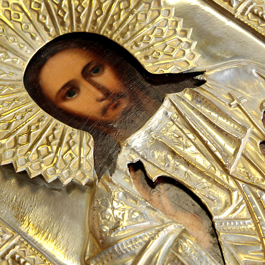 Старинная икона Господь Вседержитель в красивом посеребренном окладе «Господь Вседержитель». Россия 1870-1890 год