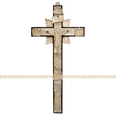 Старинный напрестольный перламутровый крест с частицами Крестного Пути на Голгофу. Палестина, Иерусалим 1850-1870 год
