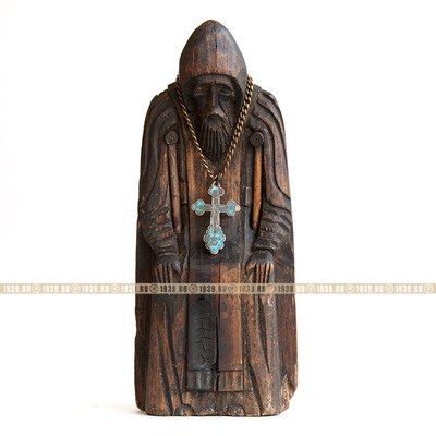 Старинная деревянная скульптура Святого Нила Столобенского с серебряным крестиком. Россия, Осташковская обитель 1880-1900 год