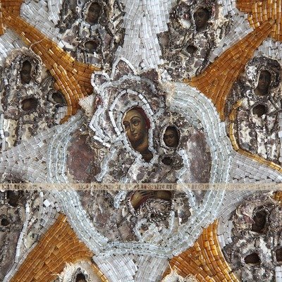 Старинная монастырская икона Божией Матери «Неопалимая купина», в расшитом бисером окладе. Россия 1850-1870 год