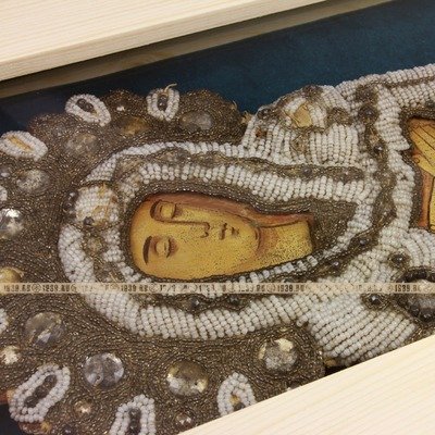 Старинная живописная паломническая икона Успение Богоматери в шитом бисерном окладе и в киоте. Иерусалим, Гефсиманская обитель 1885-1895 год