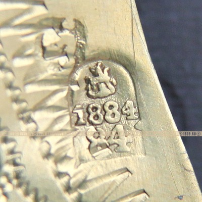 Старинная икона Господь Вседержитель в позолоченном серебряном окладе с эмалевыми накладками, икона в киоте. Россия, Москва 1884 год