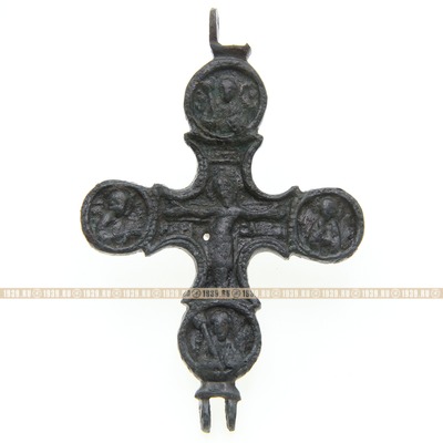 Оборотная створка древнего креста энколпиона с закругленными концами, Распятие Христово. Средневековая Русь XIV-XV век