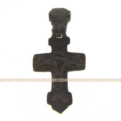 Древний нательный крест Распятие с килевидным окончанием и подвижным оглавием. Московское Княжество XV-XVI век