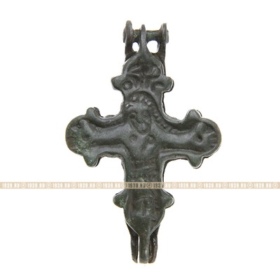 Древний бронзовый крест мощевик-энколпион Распятие Христово и Святой Апостол Иоанн Богослов. Древняя Русь XII-XIII век