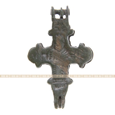 Древний бронзовый крест мощевик-энколпион Распятие Христово и Святой Апостол Иоанн Богослов. Древняя Русь XII-XIII век