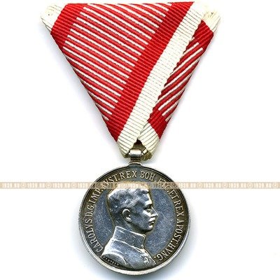 Австро-Венгрия. Памятная почетная военная медаль и медаль за храбрость.