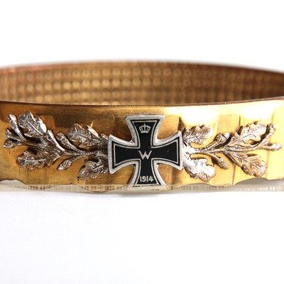 Красивый антикварный позолоченный браслет с Железным крестом и дубовыми листьями. Германий 1914-1920 годы.