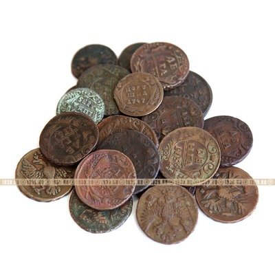 Небольшая коллекция из 22 старинных медных монет. Россия XVIII век.